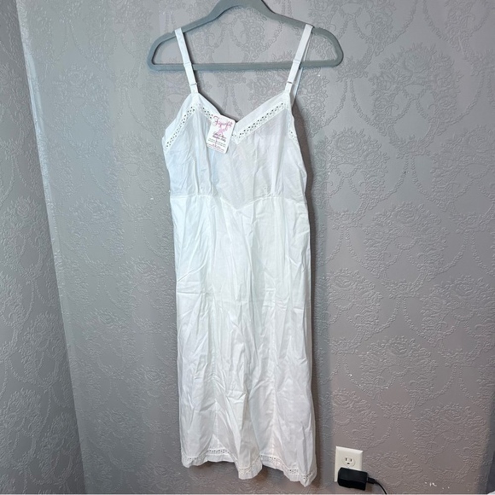 Elegant White Lace Trim Nightgown Vintage Figure Fit 36 New NWT